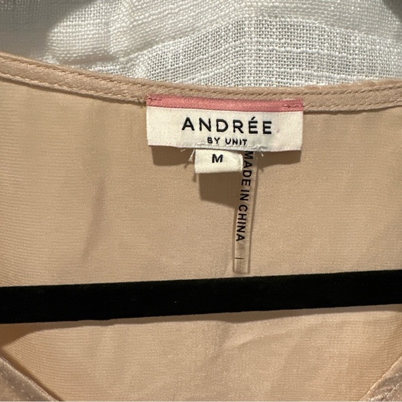 Andree by Unit Women's Size Medium Babydoll Top Pullover Blouse Champagne Ruffle - Picture 7 of 7